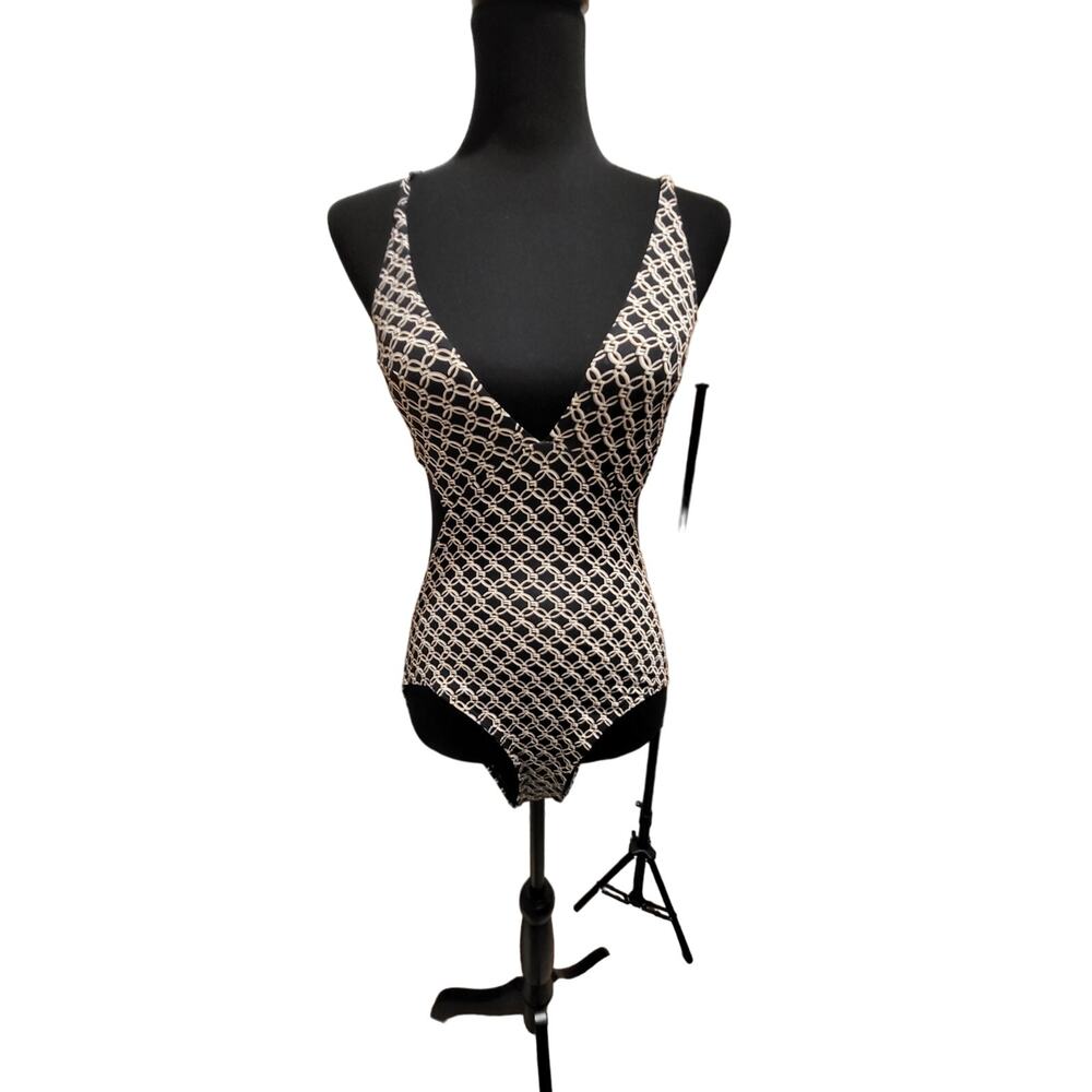 H&M Swimsuit size 4. Nice and clean.